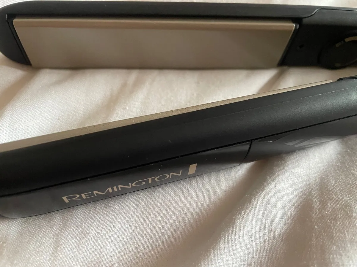 New Remington Hair Straightener - Image 4