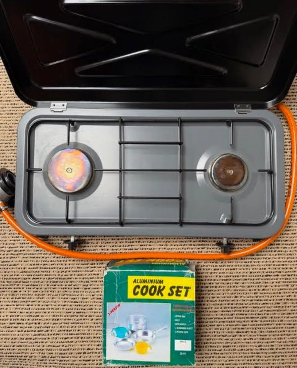 2 Ring Gas Camping/Outdoor Stove with gas regulato - Image 1