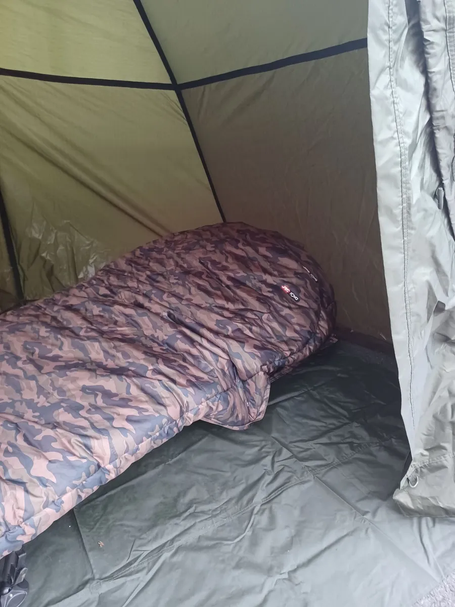Nash Titan Xl Bivvy plus JRC Rova Camo Sleep Syste - Image 2