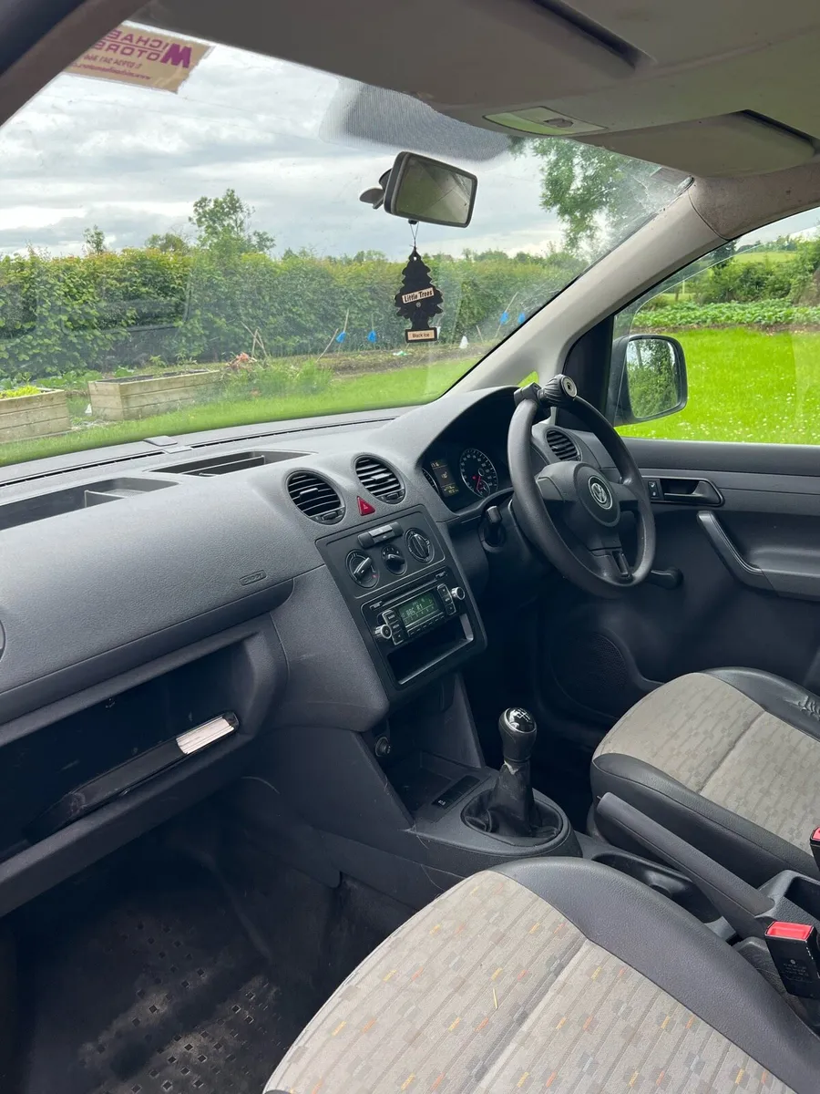 Volkswagen caddy - Image 4