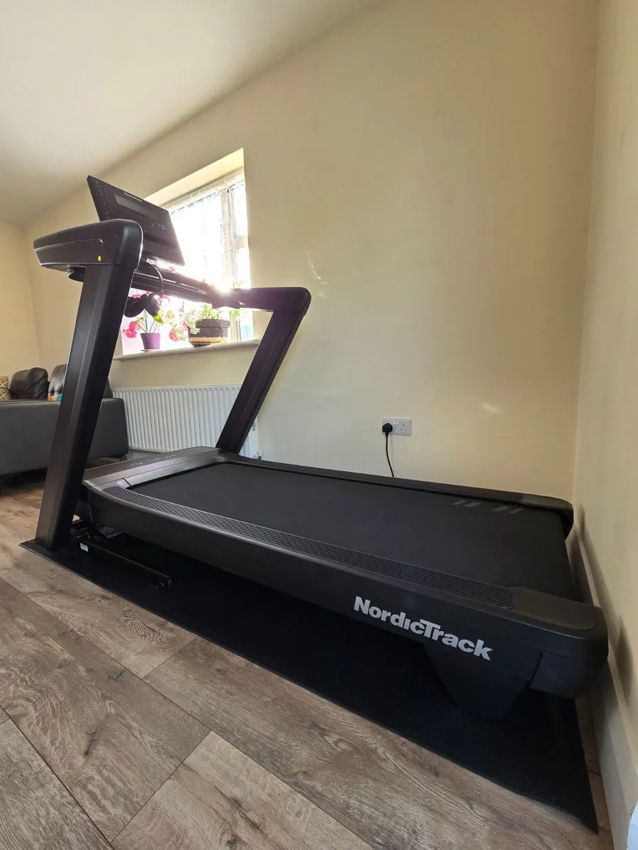 NordicTrack Commercial LE – Pristine - Image 2