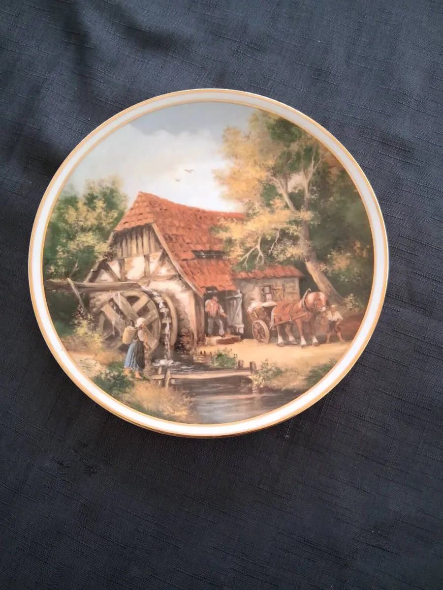 Fine Bone China Plate - Image 1