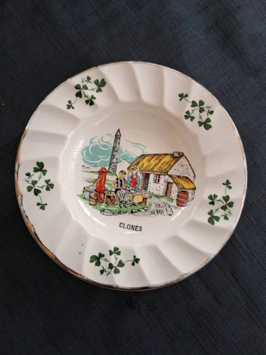 Carrigaline Pottery Dish - Image 1