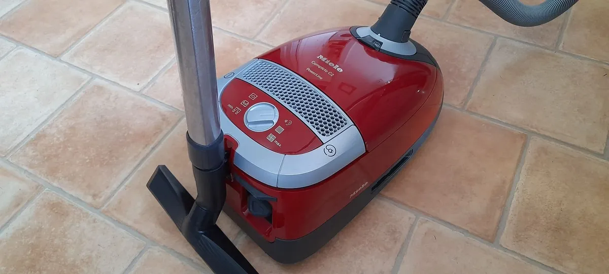 Miele vacuum cleaner - Image 2
