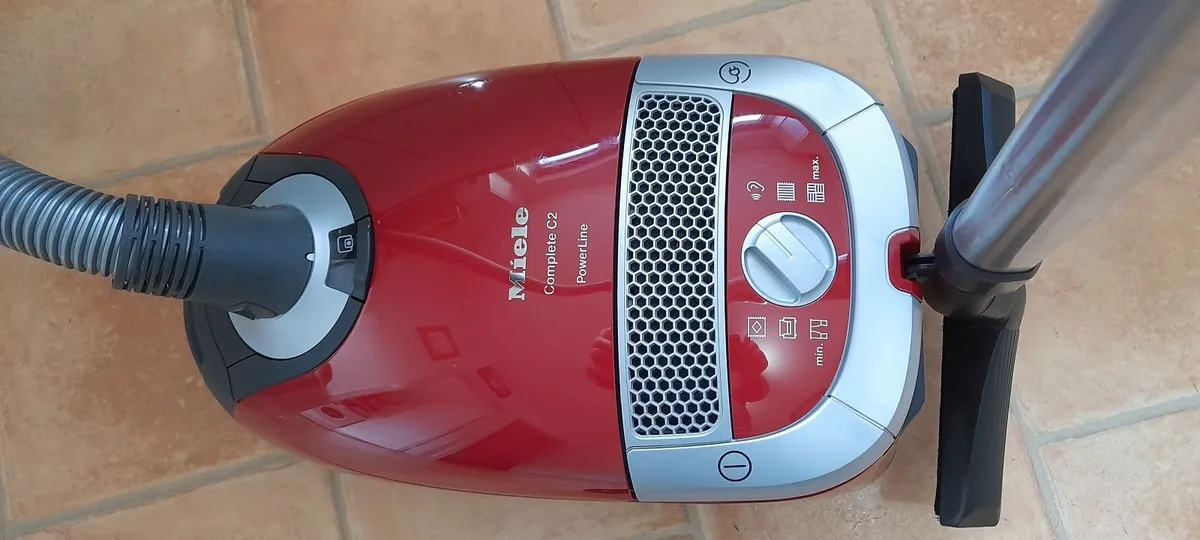 Miele vacuum cleaner - Image 3