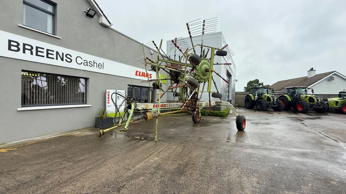 Claas Liner 880 Rake - Image 1