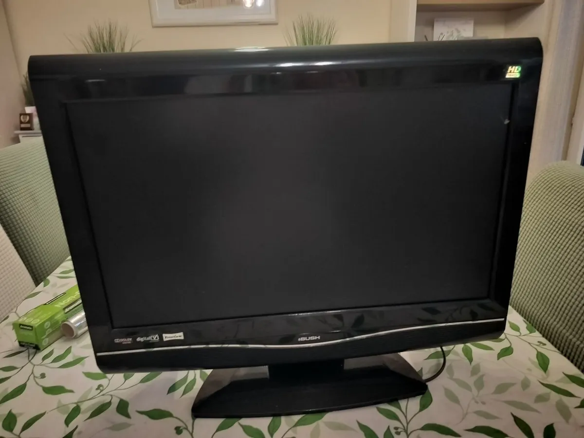 20inch BUSH TV with build in DVD - Image 1