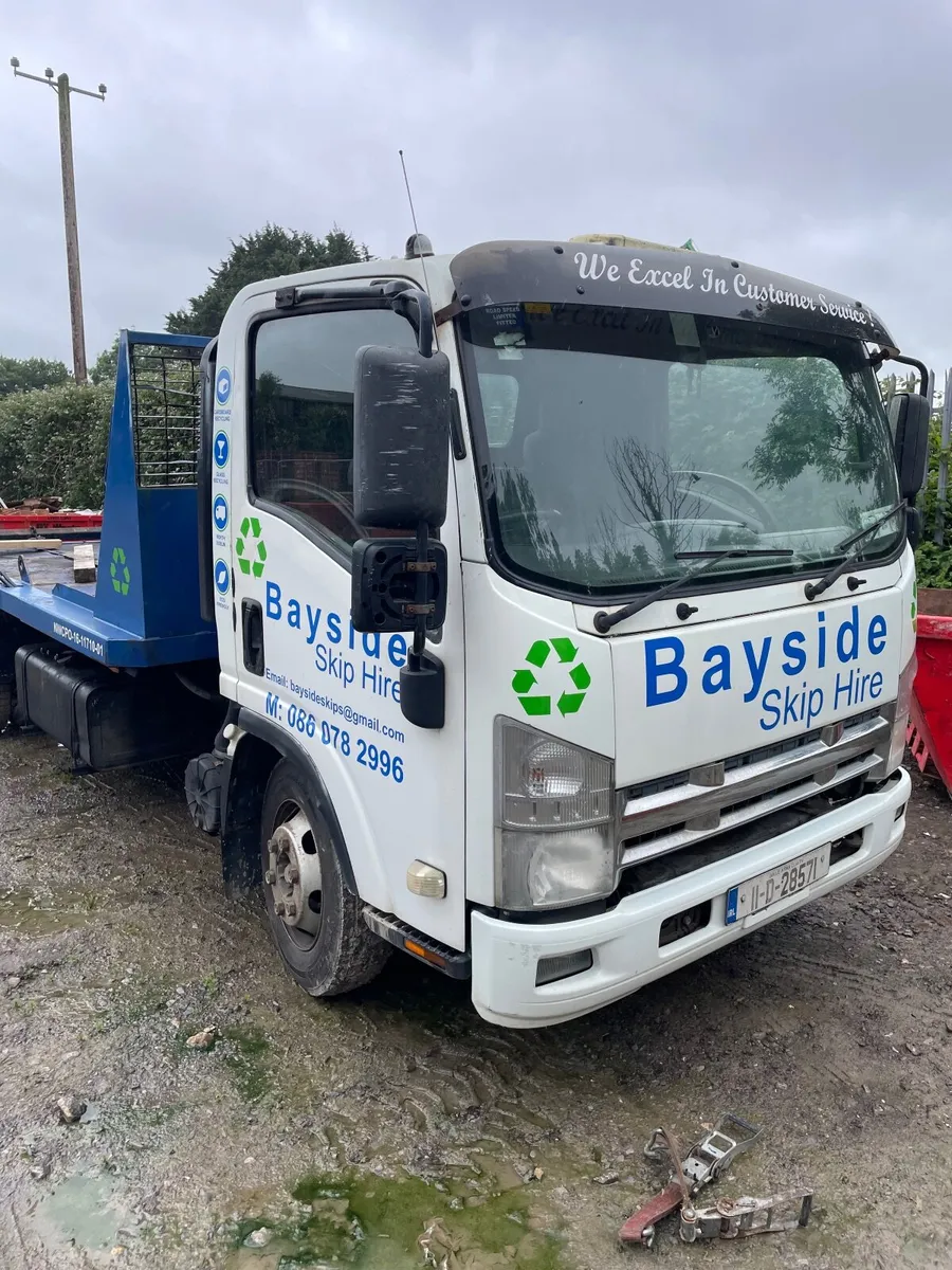 Isuzu skip truck - Image 1