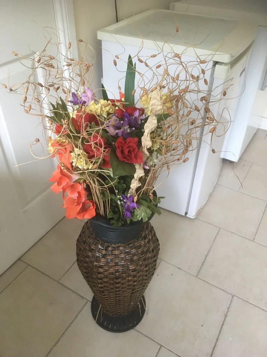 Beautiful Large Vase full with variety of flowers - Image 2