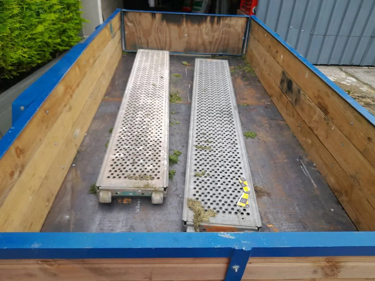 Trailer - Image 1