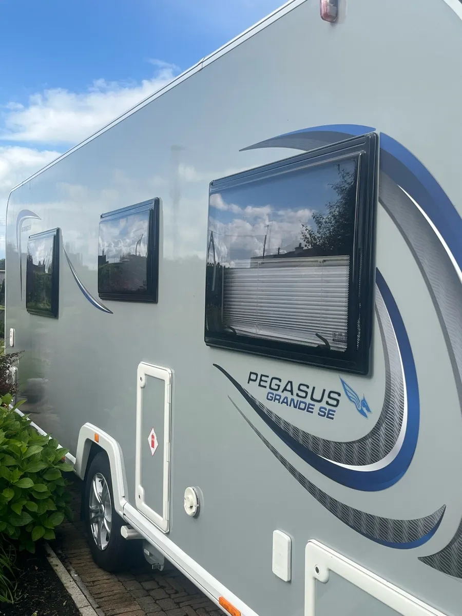 Caravan - Image 2