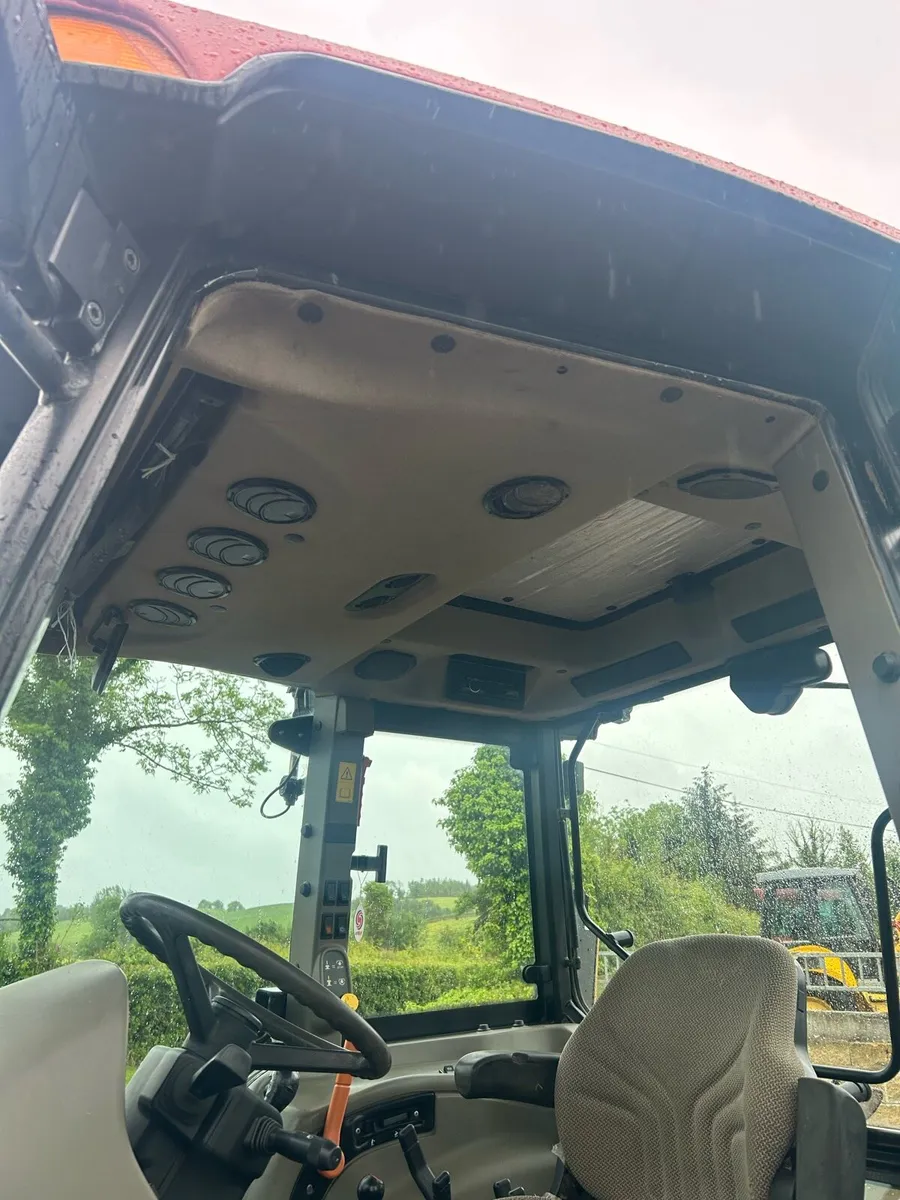 Case jxu 105 and loader - Image 4