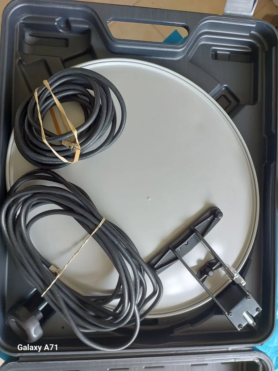 Satellite Dish with accessories in Carry Case - Image 2
