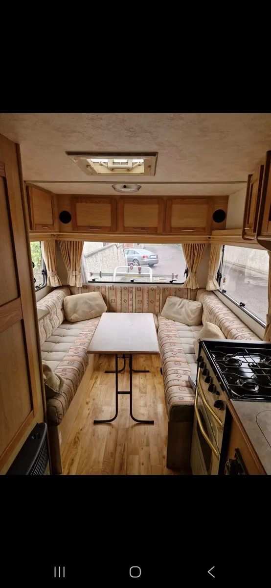 Camper - Image 2
