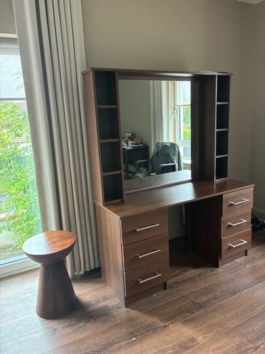Dressing table - Image 2