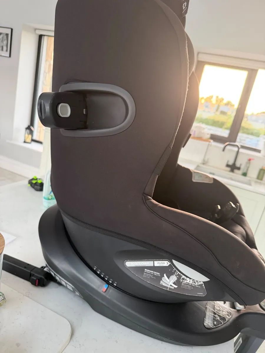 Child’s car seat - Image 3