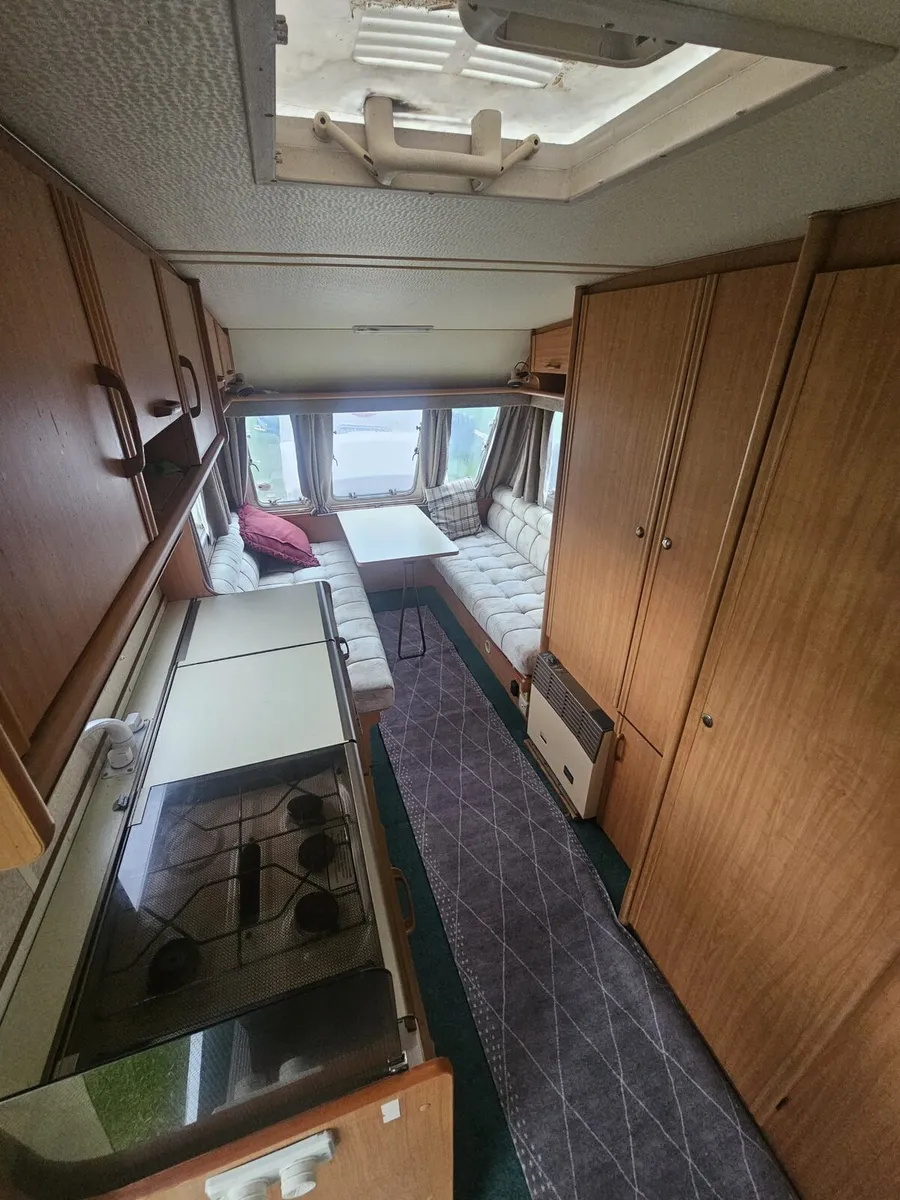 Caravan 4/5 berth - Image 4