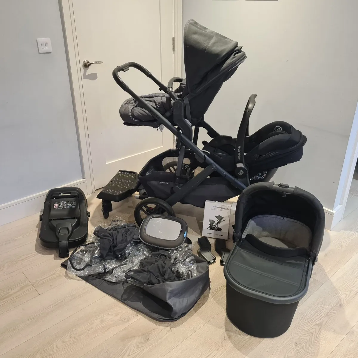 Uppababy Vista V2 Travel System - Image 1