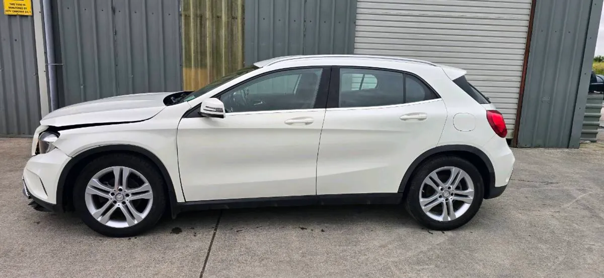 152 Mercedes GLA 200 - Image 2
