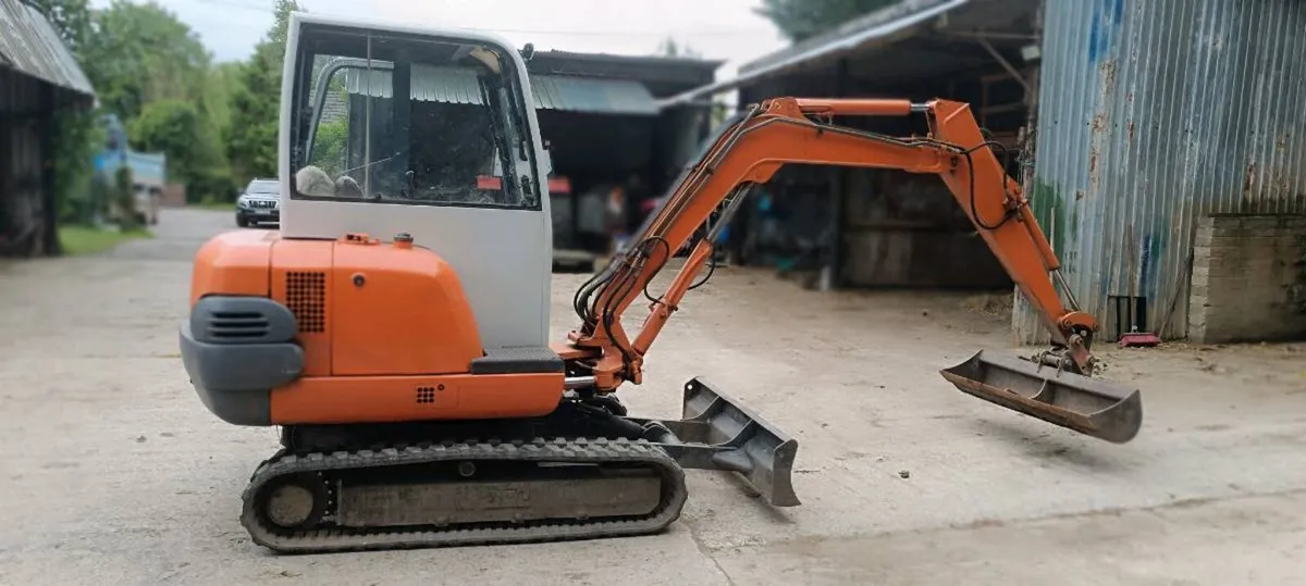 Plant machinery mini digger - Image 1