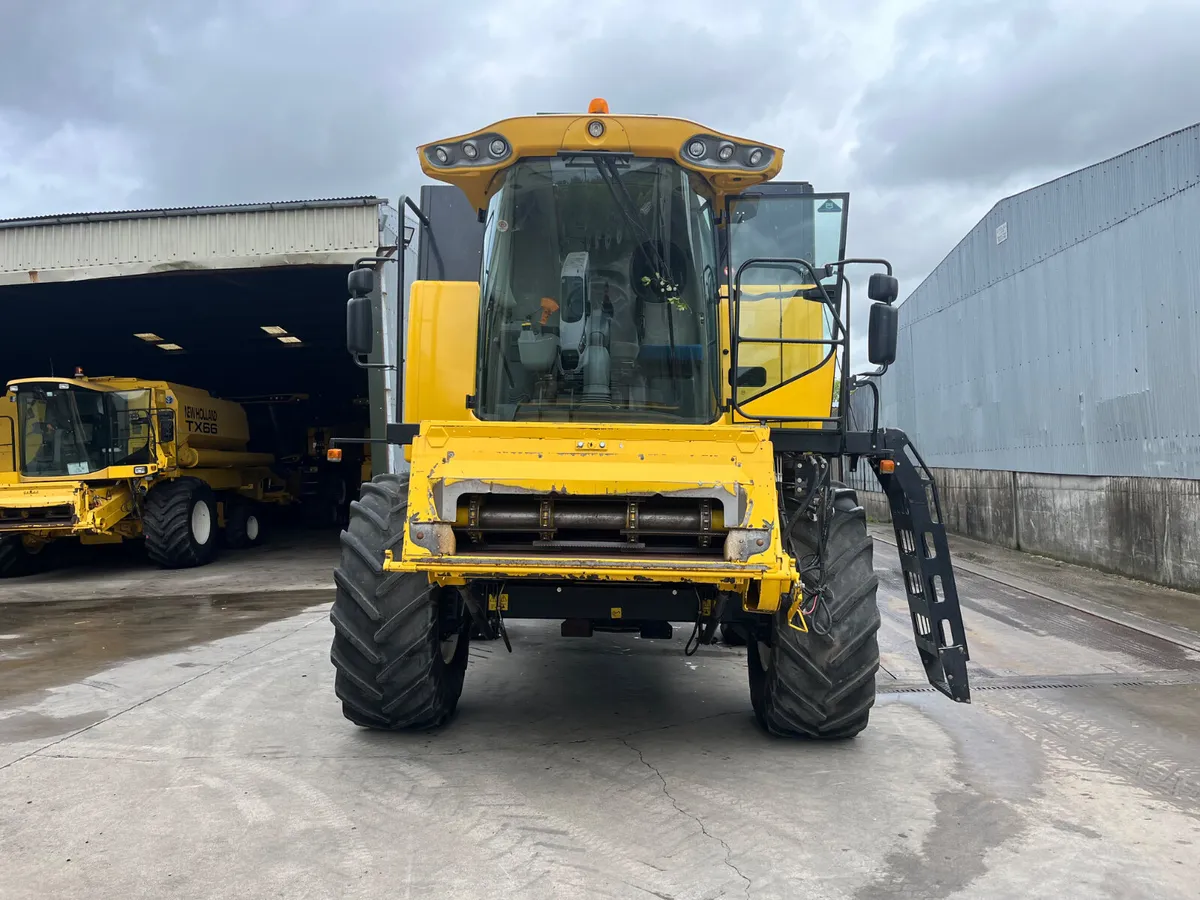 New Holland CSX 7080 - Image 2