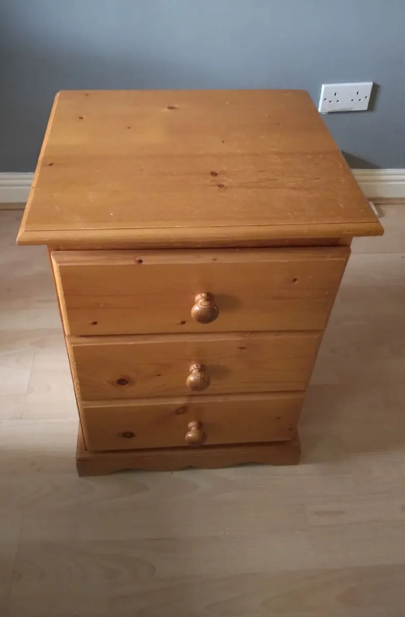 Single bed - Solid Pine - with bedside locker - Image 2