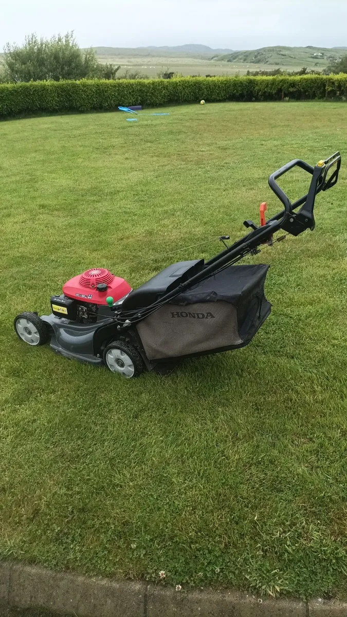 Honda lawnmower - Image 1