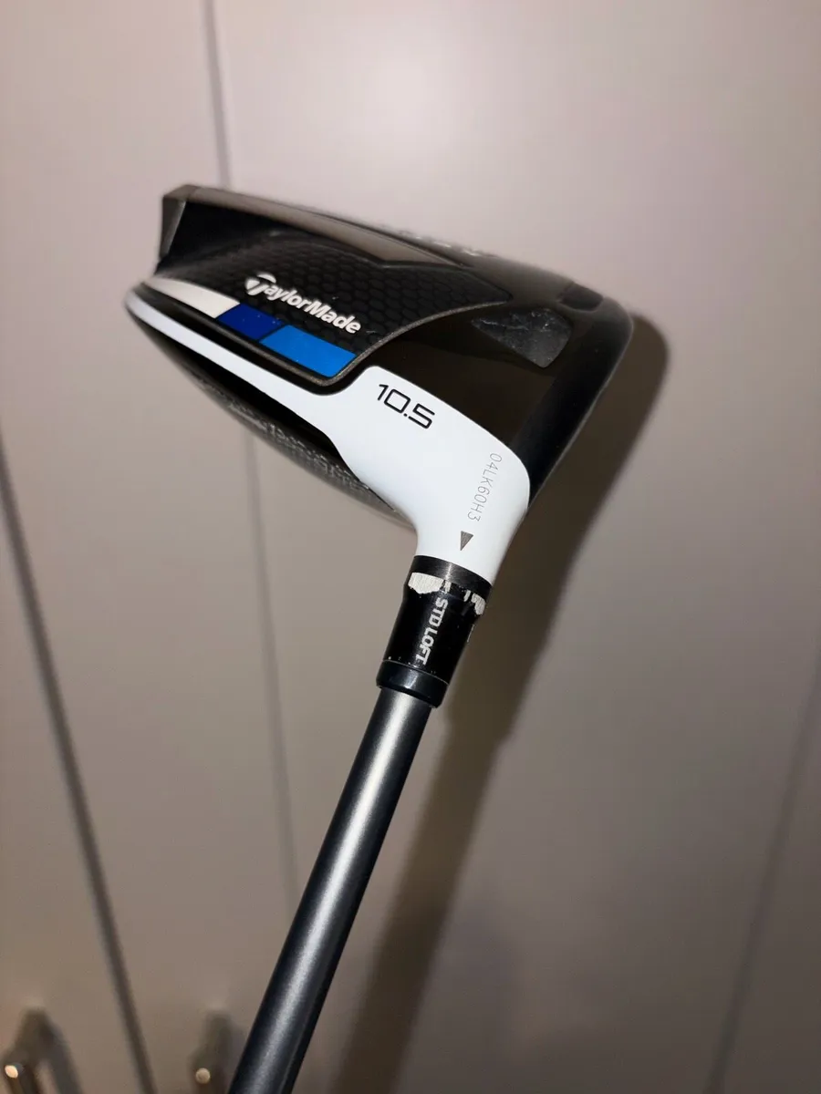 Taylormade Sim Max Driver 10.5 Hzrdus Smoke 6.0 - Image 4
