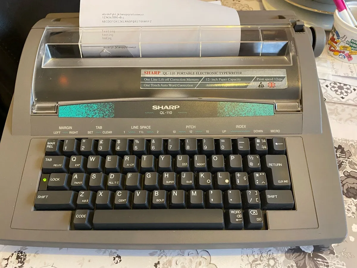 SHARP QL-110 Electronic Typewriter - Image 1