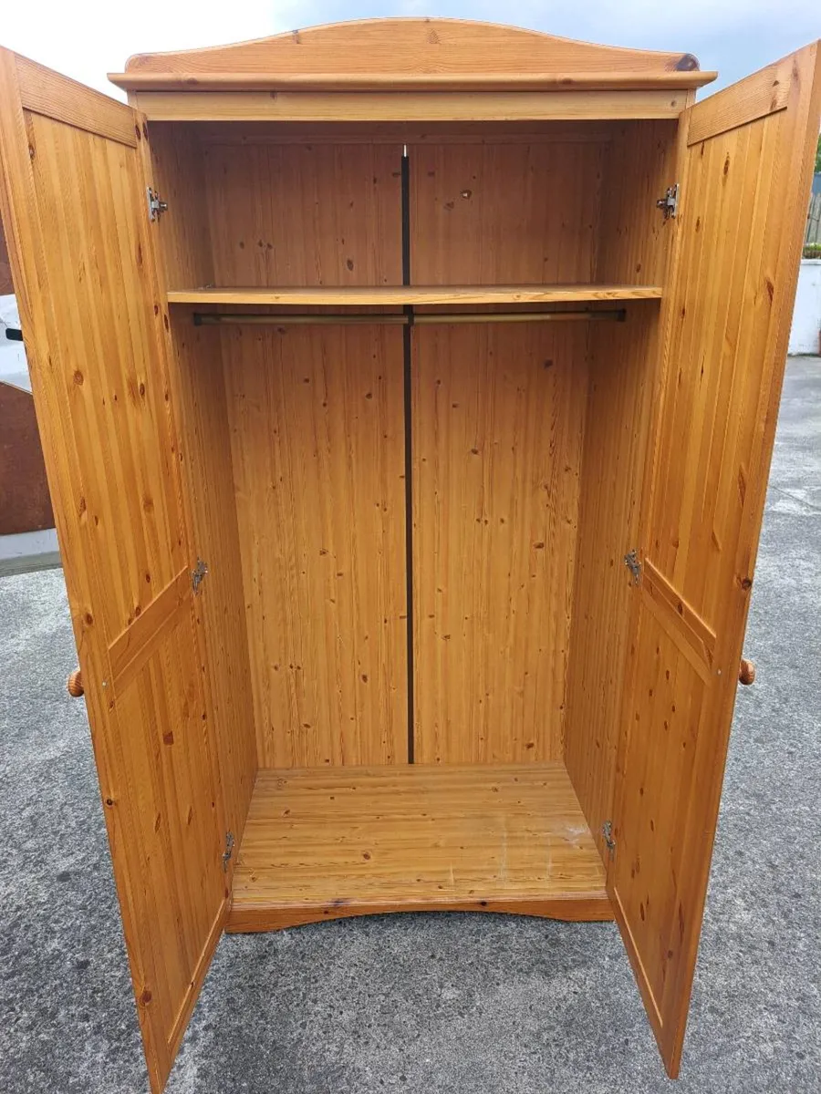 Lovely pine wardrobe - Image 4