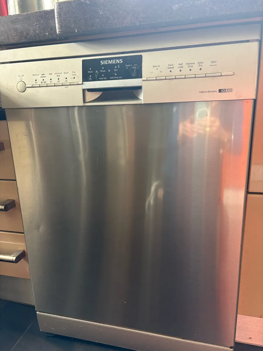 Fisher & Paykel Fridge Freezer.Siemens dishwasher - Image 3