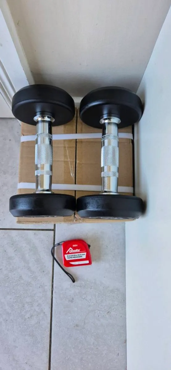 2xbrand new sets of dumbbells 2x5kilo,2x2.5kilo - Image 4