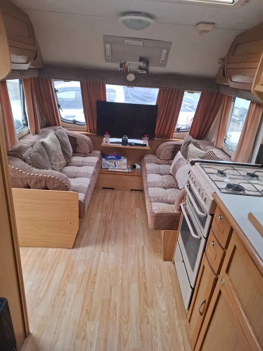 Caravan - Image 1