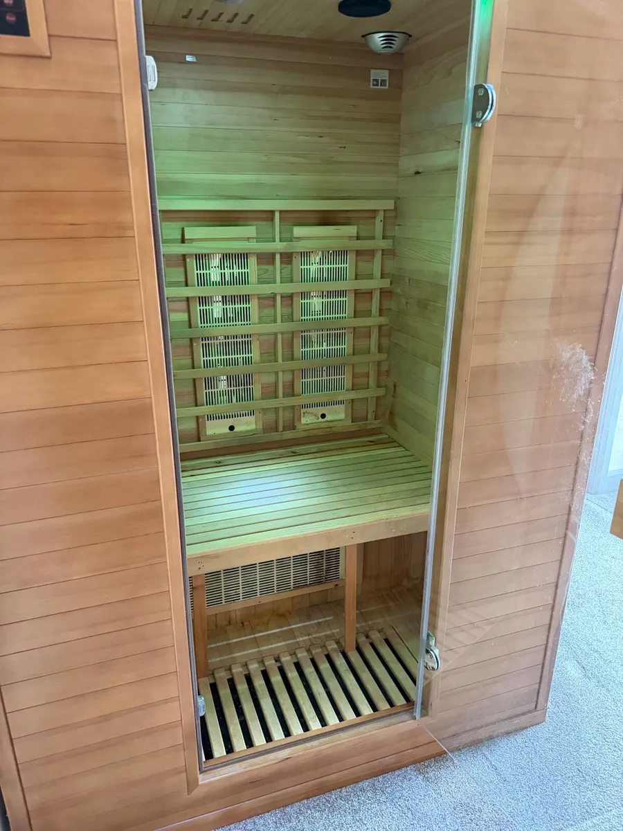 Sauna 3 person indoor infrared - Image 1