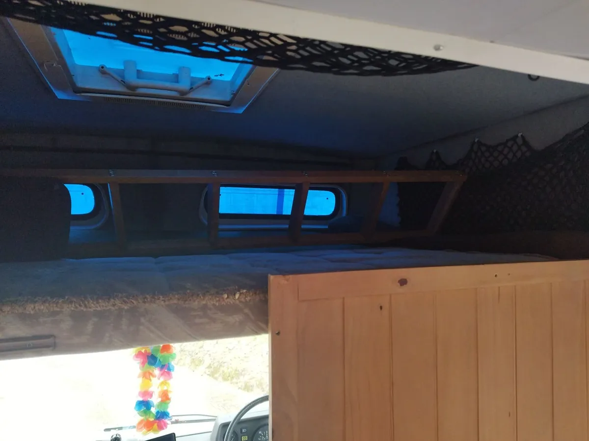 Mercedes campervan - Image 4