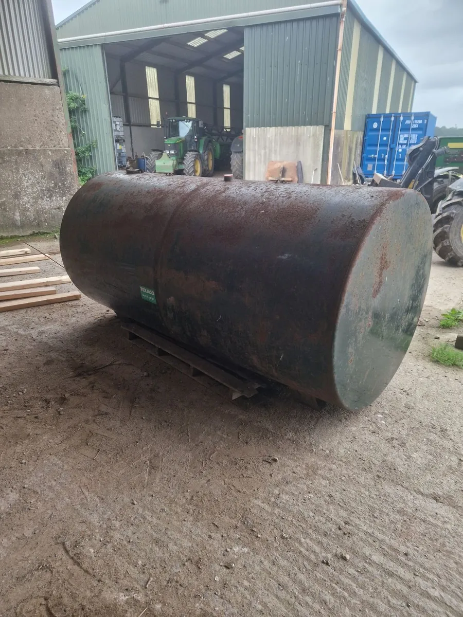 Fuel tank - Image 1