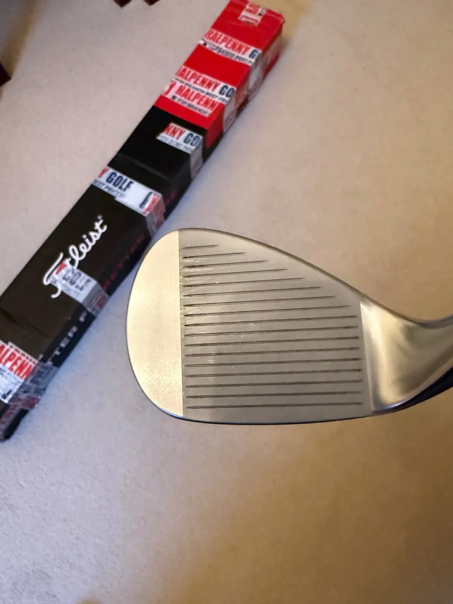 Titleist SM10 54 degree M wedge 8 degree bounce - Image 2