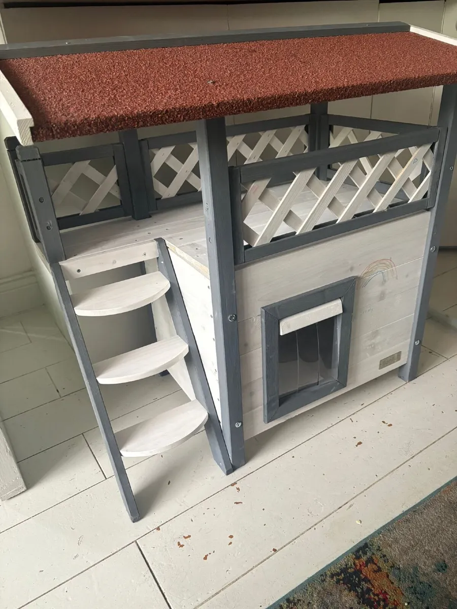Cat house (never used)