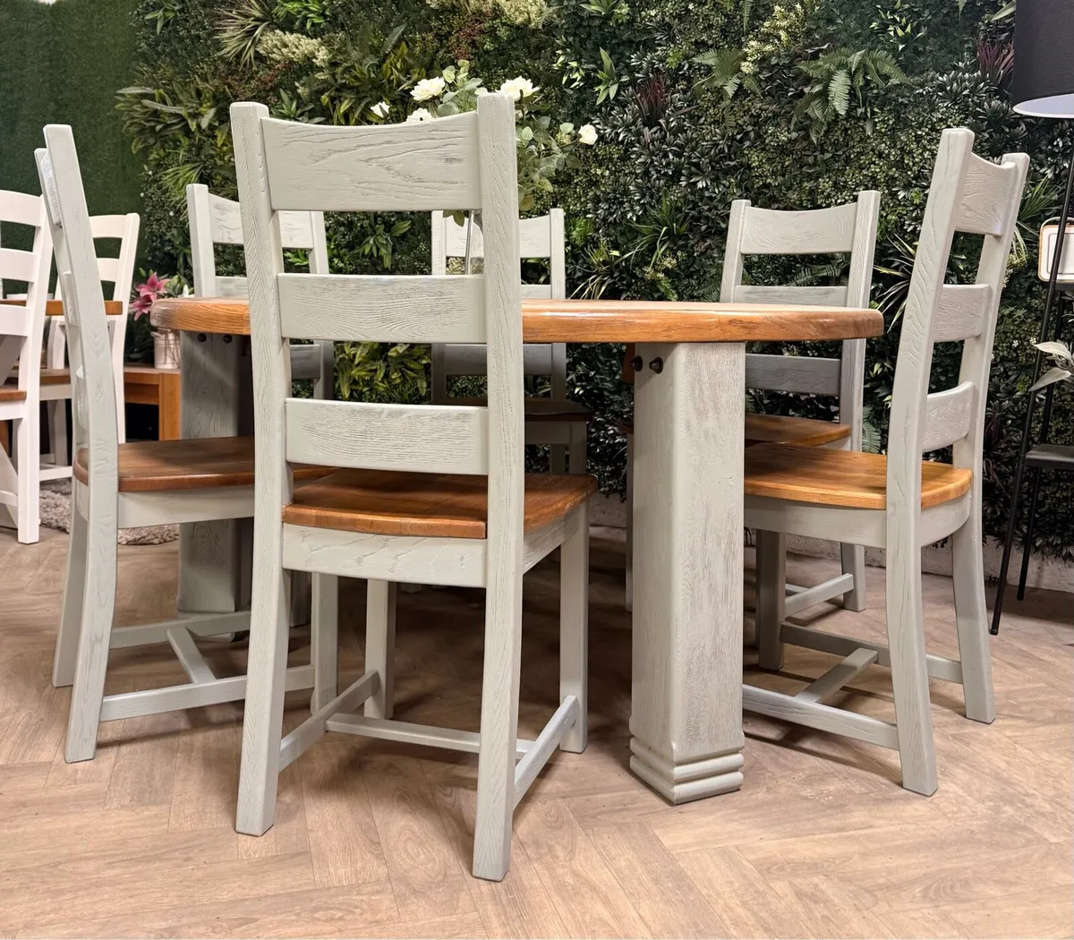 Oak kitchen table & 6 chairs/dining set - Image 1