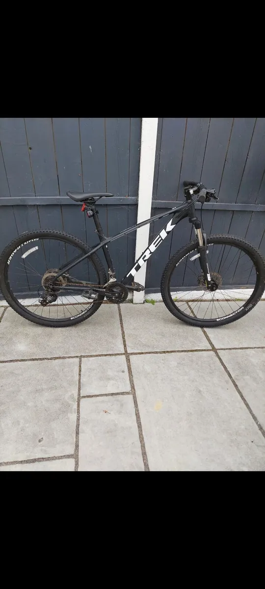 Bicycle Mens Trek Marlin Excellent Condition - Image 1