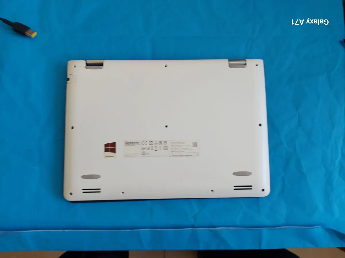 Lenovo Yoga 300, White, Intel Pentium CPU N3710 1. - Image 4