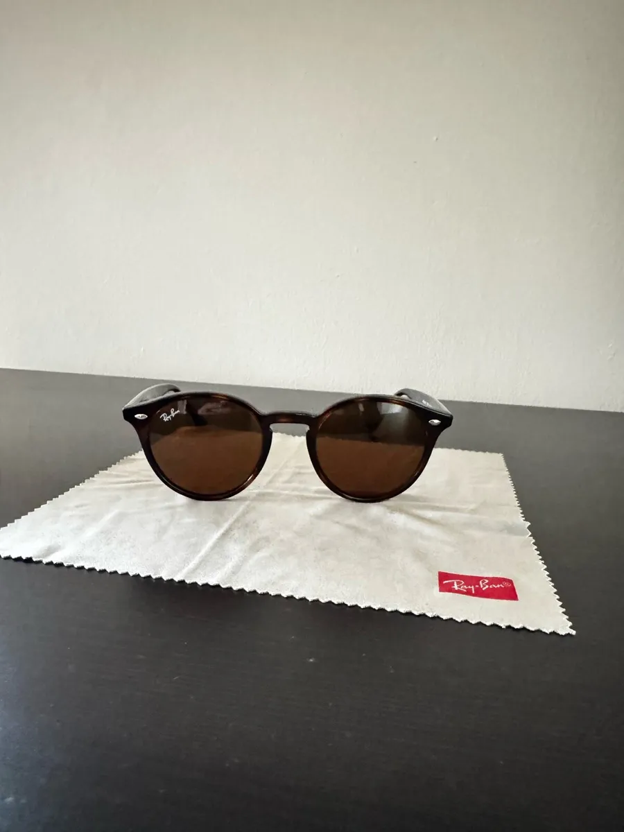 Ray-Ban RB180 Sunglasses - Image 2