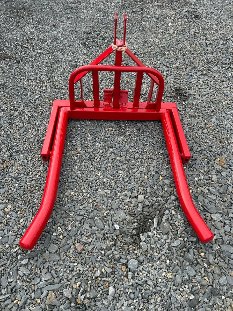 Bale lifter and bale stacker - Image 2