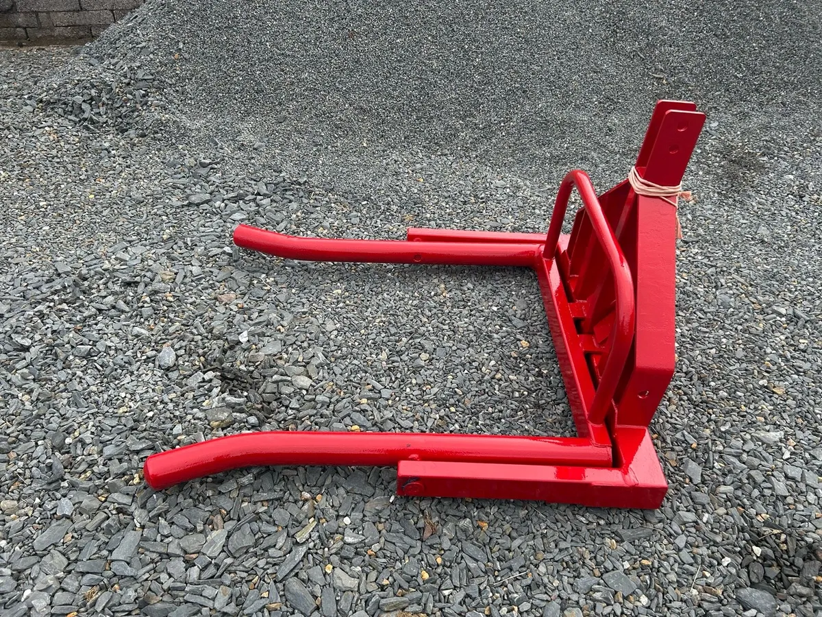 Bale lifter and bale stacker - Image 3
