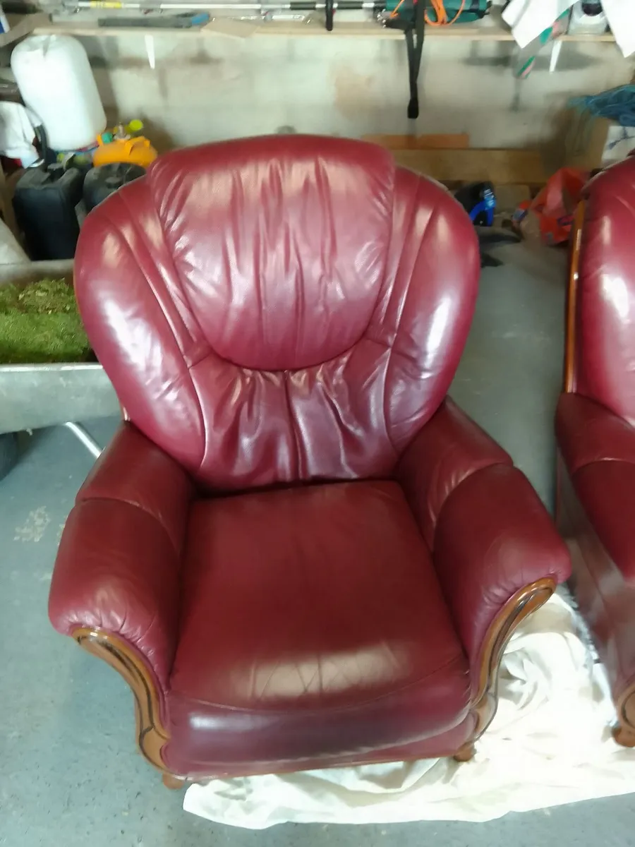 3-Piece Suite - Image 1
