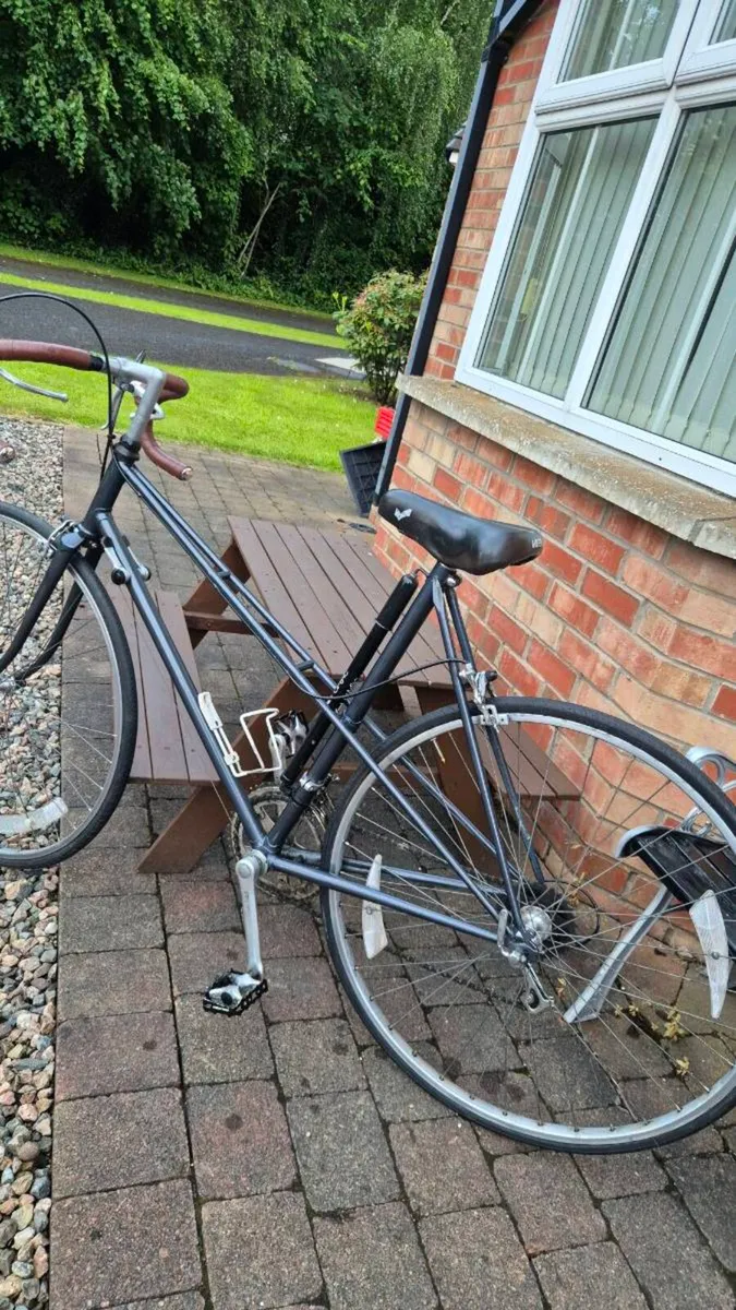 Ladies road racing bike - Image 1