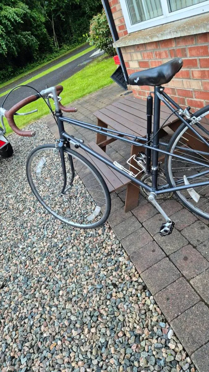 Ladies road racing bike - Image 2