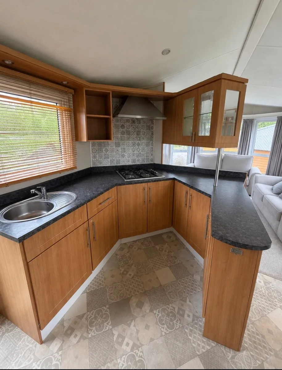 Mobile home for sale - Image 2