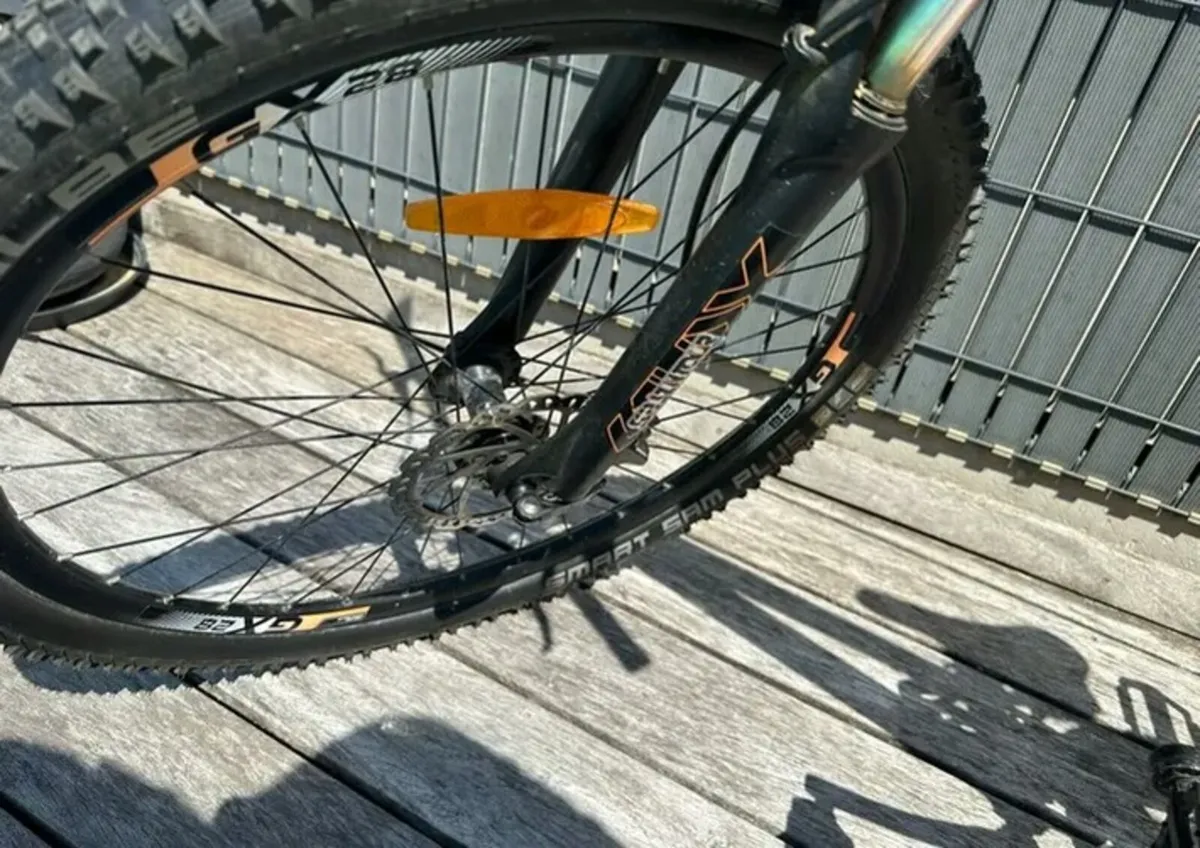 ADULTS GIANT ATX 2 27.5"WHEEL ADULT BIKE IN GOOD W - Image 3