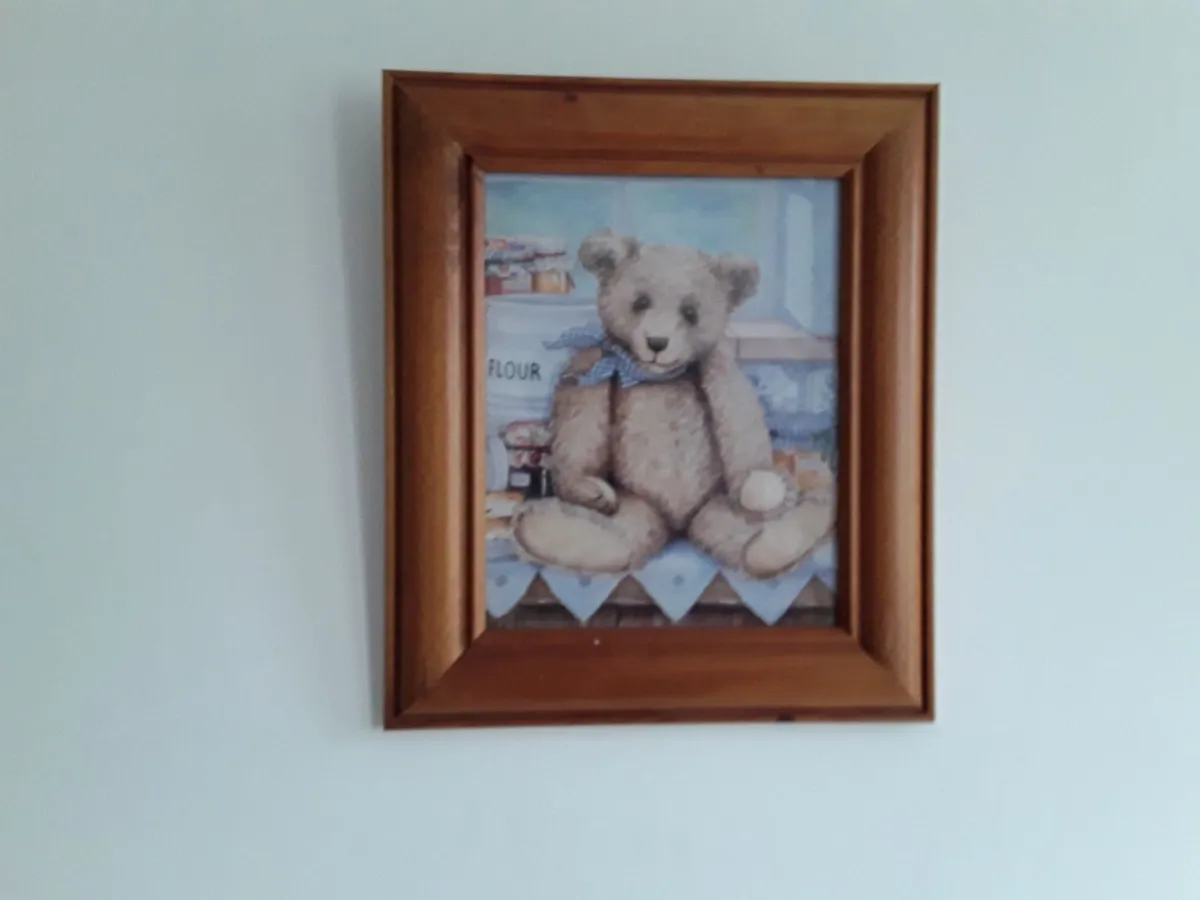 Picture of a lovely teddy bear in pine frame - Image 2